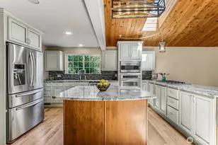 18404 W Spring Lake Dr SE, Renton, WA 98058 - Photo 7