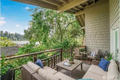 18404 W Spring Lake Drive SE, Renton, WA 98058 - Photo 21