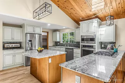18404 W Spring Lake Drive SE, Renton, WA 98058 - Photo 3