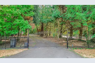 18404 W Spring Lake Drive SE, Renton, WA 98058 - Photo 31