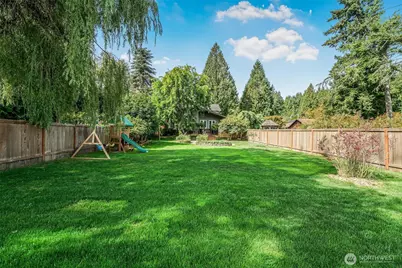 18404 W Spring Lake Drive SE, Renton, WA 98058 - Photo 29