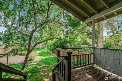 18404 W Spring Lake Drive SE, Renton, WA 98058 - Photo 23
