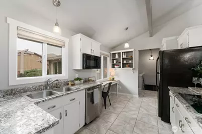 12 N Western Avenue, Wenatchee, WA 98801 - Photo 17