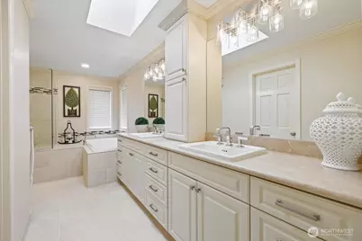 20404 NE 35th Street, Sammamish, WA 98074 - Photo 25