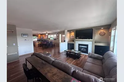 105 N Lafayette Avenue, Bremerton, WA 98312 - Photo 3