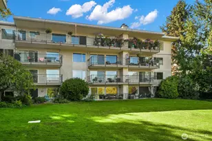 322 N 134th St, Seattle, WA 98133 - Photo 3