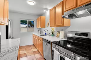 322 N 134th St, Seattle, WA 98133 - Photo 13