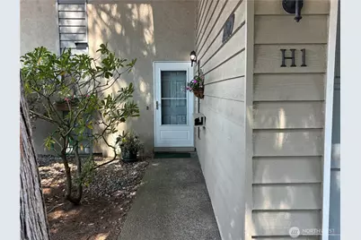 19219 40th Avenue W #H-1, Lynnwood, WA 98036 - Photo 3