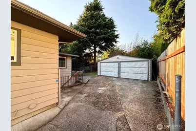 1706 N 50th Street, Seattle, WA 98103 - Photo 3