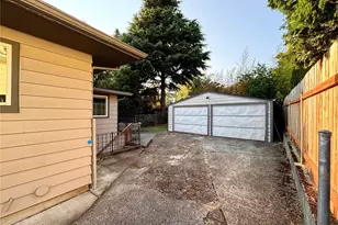 1706 N 50th St, Seattle, WA 98103 - Photo 3