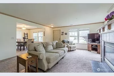 2831 Martin St, DuPont, WA 98327 - Photo 3