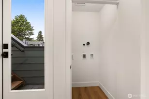 7403 Dayton Ave N, Seattle, WA 98103 - Photo 17