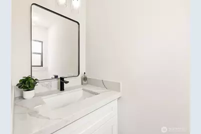 526 N 100th Street, Seattle, WA 98133 - Photo 11