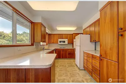 402 NW 69th Street, Vancouver, WA 98665 - Photo 9