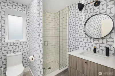 3215 39th Avenue W, Seattle, WA 98199 - Photo 37