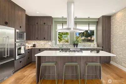 3215 39th Avenue W, Seattle, WA 98199 - Photo 17