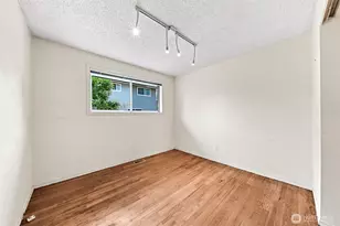 1111 Pierce Ave NE, Renton, WA 98056 - Photo 17