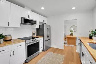 305 NW 7th St, Renton, WA 98057 - Photo 7