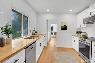 305 NW 7th St, Renton, WA 98057 - Photo 9