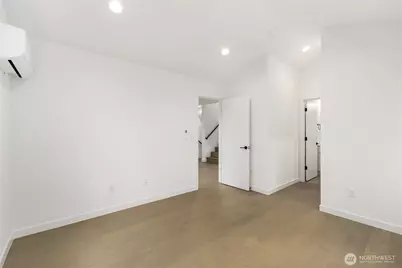 516 N 102nd Street, Seattle, WA 98133 - Photo 11