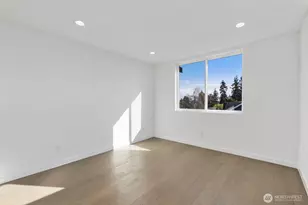 518 N 102nd St, Seattle, WA 98133 - Photo 11