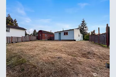 7507 Lower Ridge Road, Everett, WA 98203 - Photo 5