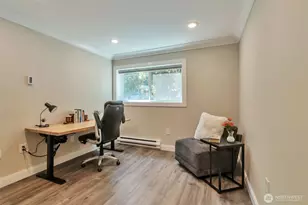 4183 W Lake Sammamish Pkwy SE, Bellevue, WA 98008 - Photo 9