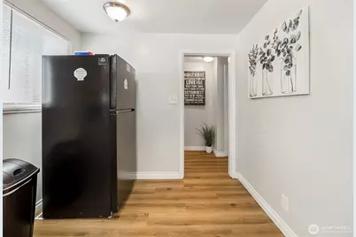 9201 36 Avenue S, Seattle, WA 98118 - Photo 11
