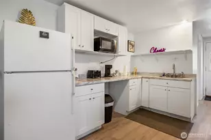 9201 36th Ave S, Seattle, WA 98118 - Photo 21