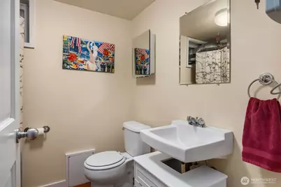 525 W Prospect Street #A, Seattle, WA 98119 - Photo 23