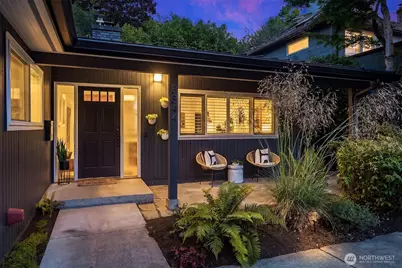 3844 Surber Drive NE, Seattle, WA 98105 - Photo 3
