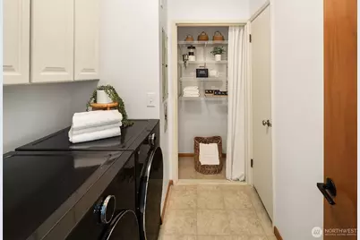 3844 Surber Drive NE, Seattle, WA 98105 - Photo 25