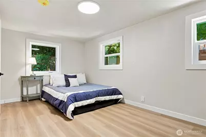 14022 Roslyn Place N, Seattle, WA 98133 - Photo 19