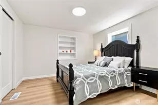 14022 Roslyn Pl N, Seattle, WA 98133 - Photo 9