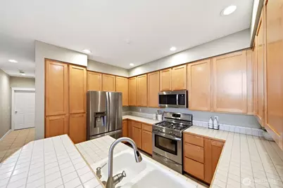 15637 NE 92nd Way #B2101, Redmond, WA 98052 - Photo 13