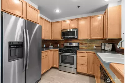 2801 1st Avenue #807, Seattle, WA 98121 - Photo 13