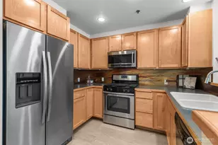 2801 1st Ave, Seattle, WA 98121 - Photo 13