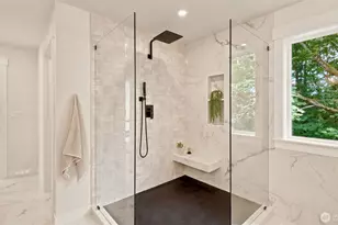 10930 NE 120th St, Kirkland, WA 98034 - Photo 23