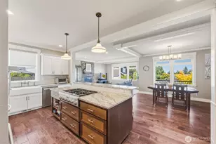 2019 29th Pl, Anacortes, WA 98221 - Photo 5