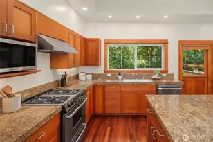 14744 Sivertson Rd NE, Bainbridge Island, WA 98110 - Photo 11