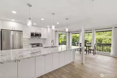 6 168th Avenue NE, Bellevue, WA 98008 - Photo 3