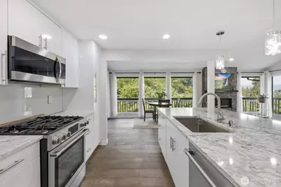 6 168th Avenue NE, Bellevue, WA 98008 - Photo 1