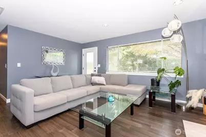 10750 61st Avenue S, Seattle, WA 98178 - Photo 5