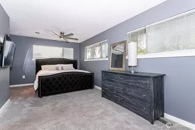 10750 61st Avenue S, Seattle, WA 98178 - Photo 11