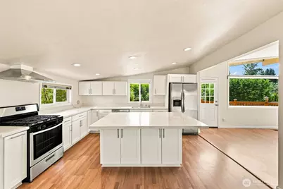 15425 SE 11th Street, Bellevue, WA 98007 - Photo 5