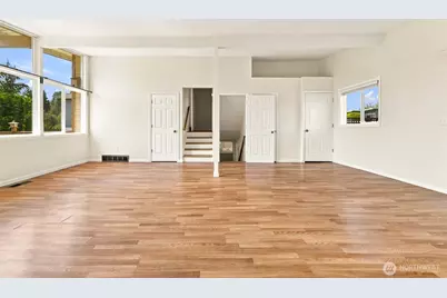 15425 SE 11th Street, Bellevue, WA 98007 - Photo 9