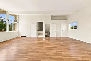 15425 SE 11th St, Bellevue, WA 98007 - Photo 9