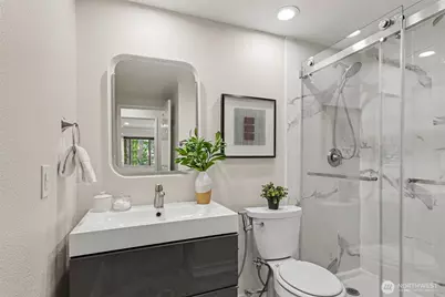 401 100th Ave NE #314, Bellevue, WA 98004 - Photo 17