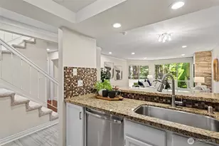401 100th Ave NE, Bellevue, WA 98004 - Photo 11