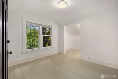 2109 Aurora Avenue N, Seattle, WA 98109 - Photo 25